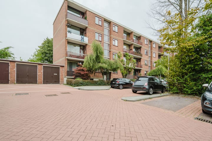 Aagje Dekenstraat 12C in Spijkenisse