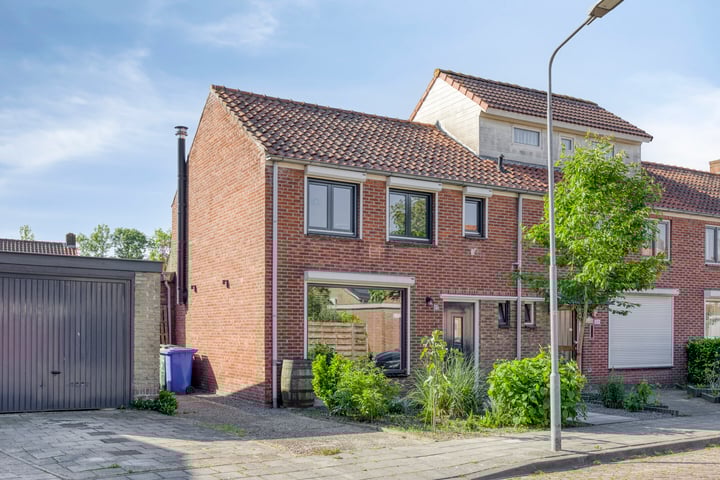 Aagje Dekenstraat 23 in Terneuzen
