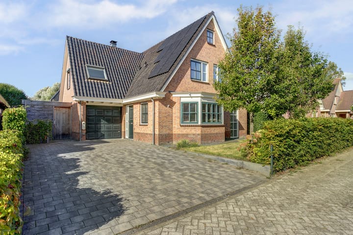 Aagtegroet 6 in Zuid-Scharwoude