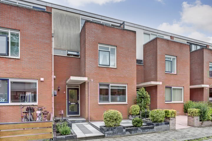 Aalbessenstraat 18 in Almere