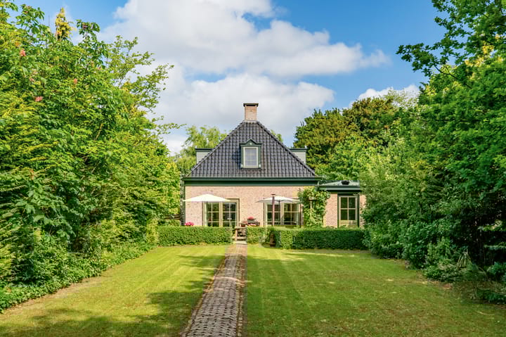 Photo of property Aalsmeerderweg 322, Aalsmeer