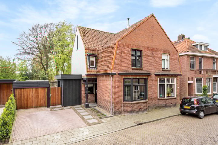 Aanslagsweg 32 in Borne