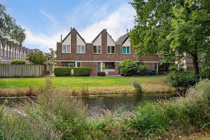 Aardster 247 in Alphen aan den Rijn