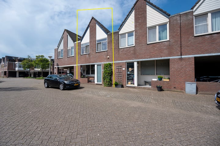 Aardster 311 in Alphen aan den Rijn