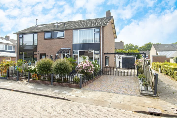 Aart van Osstraat 3 in Zuilichem