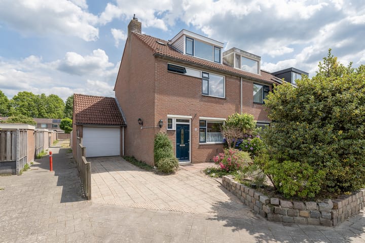 Photo of property Aartseveen 86, Eemnes