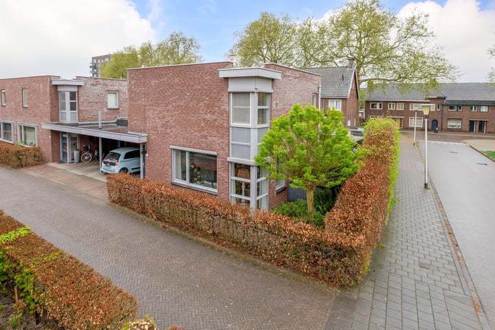 Abdijlaan 18 in Helmond
