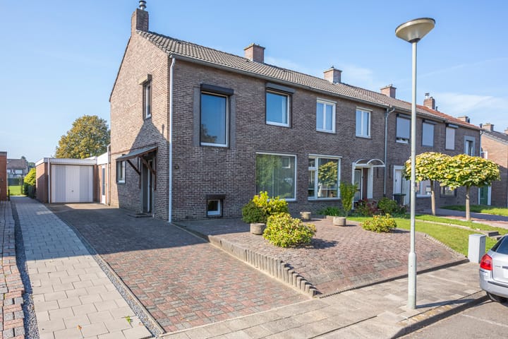 Abdissenlaan 52 in Landgraaf