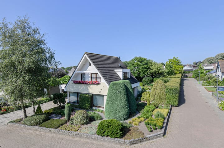 Abraham Bloemaerthoek 10 in Oosterhout