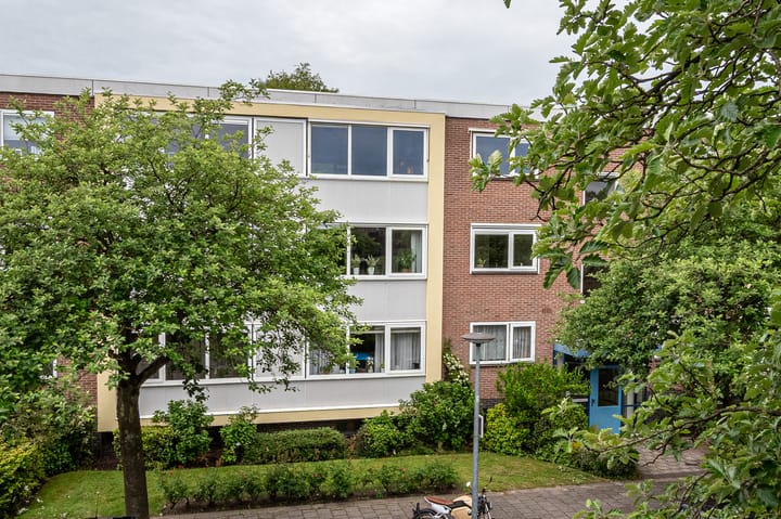 Abraham Kuyperlaan 73 in Groningen