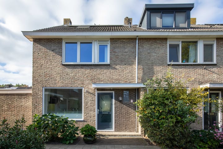 Abraham Rademakerstraat 10 in Ouderkerk aan de Amstel foto