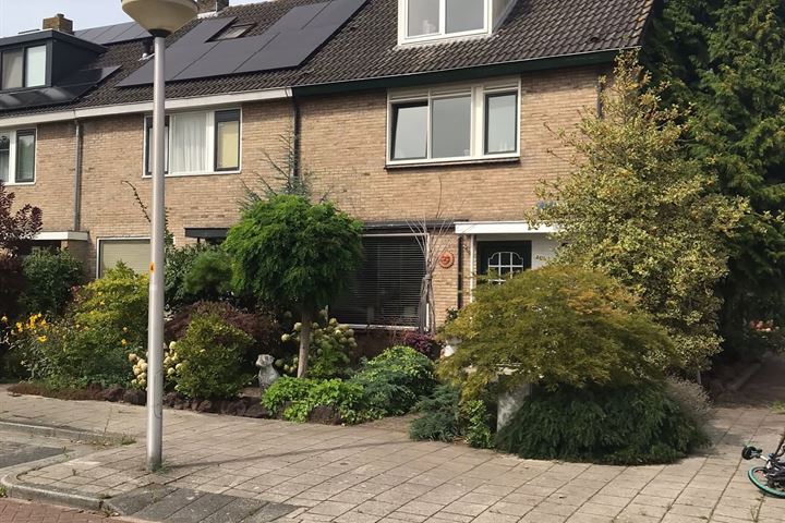 Abraham Rademakerstraat 24 in Ouderkerk aan de Amstel