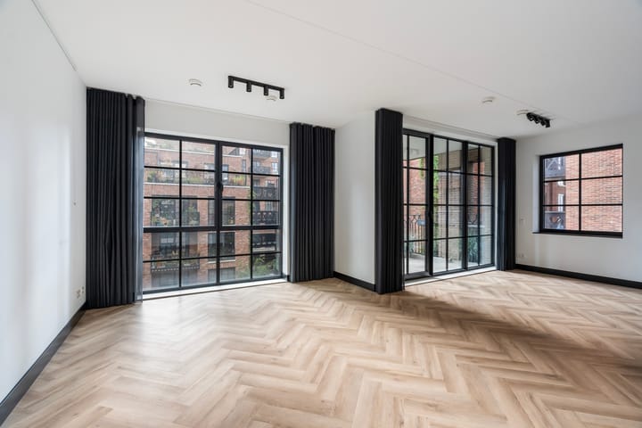 Abraham Tuschinskistraat 67 in Rotterdam foto