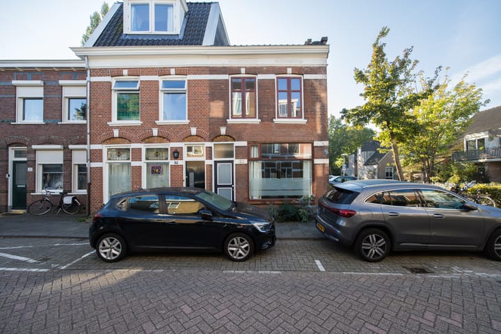 Abstederdijk 133 in Utrecht photo