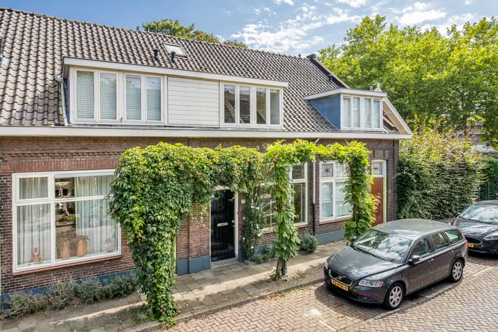 Abstederdijk 17 in Utrecht photo