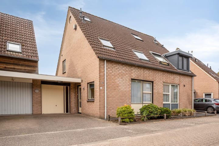 Abt van de Venstraat 33 in Heeswijk-Dinther