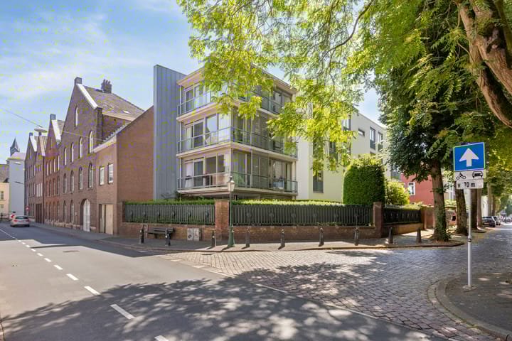 Abtstraat 1C in Maastricht foto