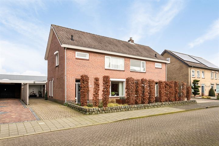 Acacialaan 19 in Langenboom