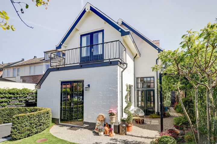 Acacialaan 33 in Baarn