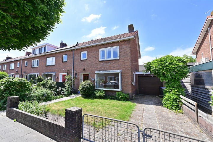 Acacialaan 35 in Loosdrecht