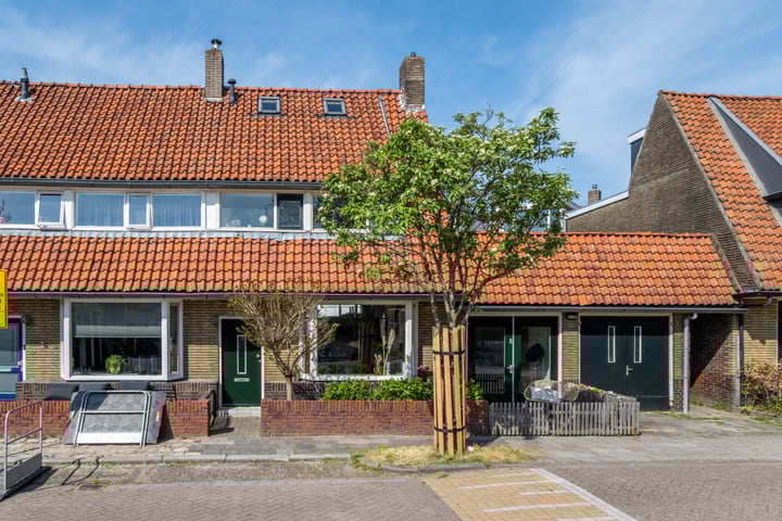 Photo of property Achlumerstraat 6, Leeuwarden