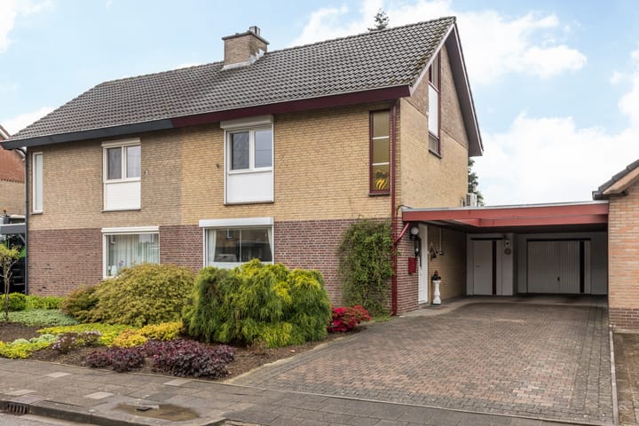 Photo of property Achtbunderstraat 18, Klimmen