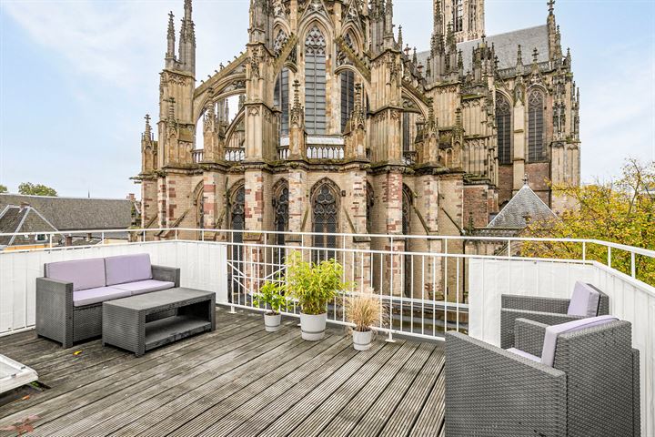 Achter de Dom 8B in Utrecht