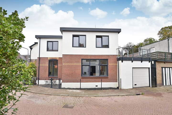 Photo of property Achter St. Vitus 2, Hilversum