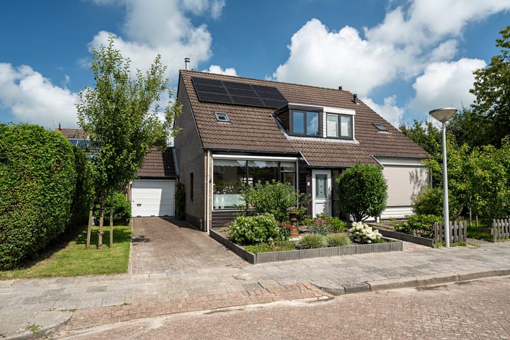 Achterbosk 5 in Menaam Foto