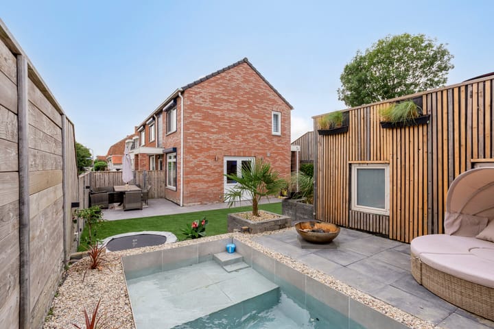 Photo of property Achtereindstraat 26, Graauw
