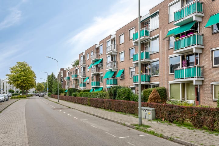Adelbert van Scharnlaan F 57 in Maastricht