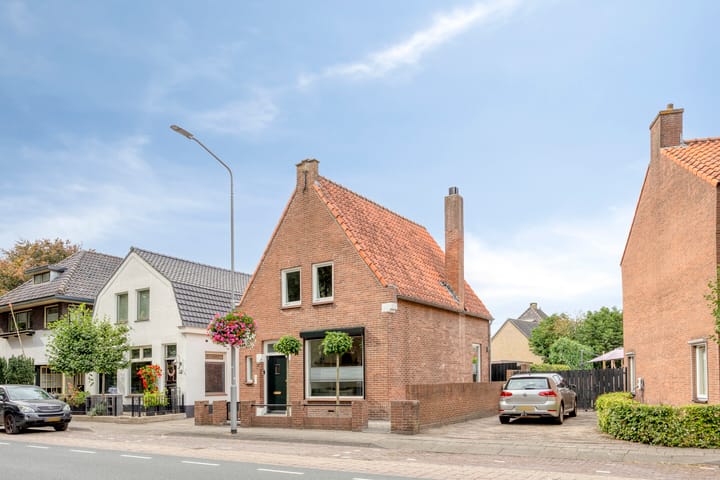 Adelstraat 25 in Made foto