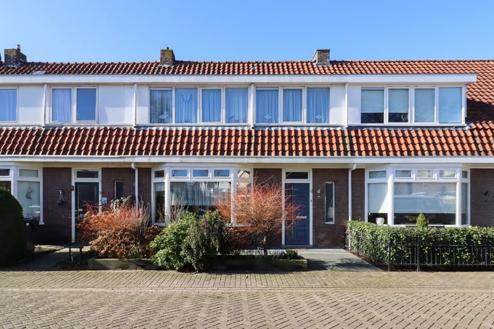 Photo of property Adm Stellingwerffstraat 4, Harlingen