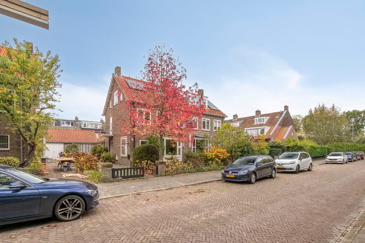 Admiraal de Ruyterlaan 3 in Oegstgeest