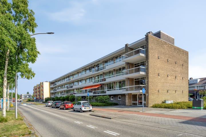 Admiraal de Ruyterweg 13 in Zwijndrecht