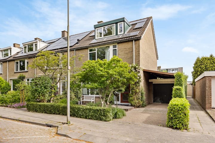 Admiraal Helfrichsingel 2 in Oud-Beijerland