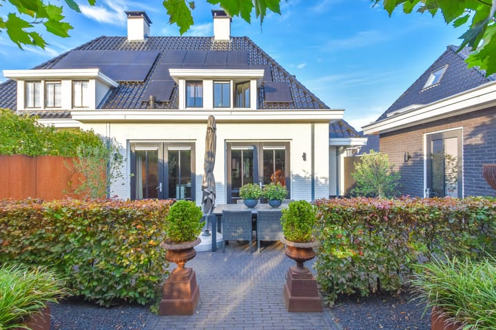 Adriaan de Grootlaan 12 in Blaricum