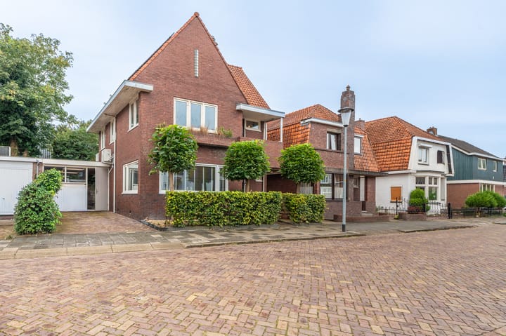 Adriaan Geertsplein 4 in Veendam