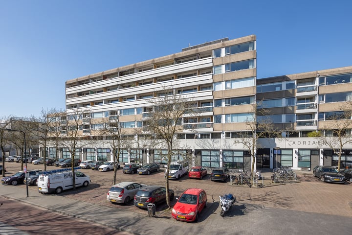Photo of property Adriaan van Bergenstraat 344, Breda