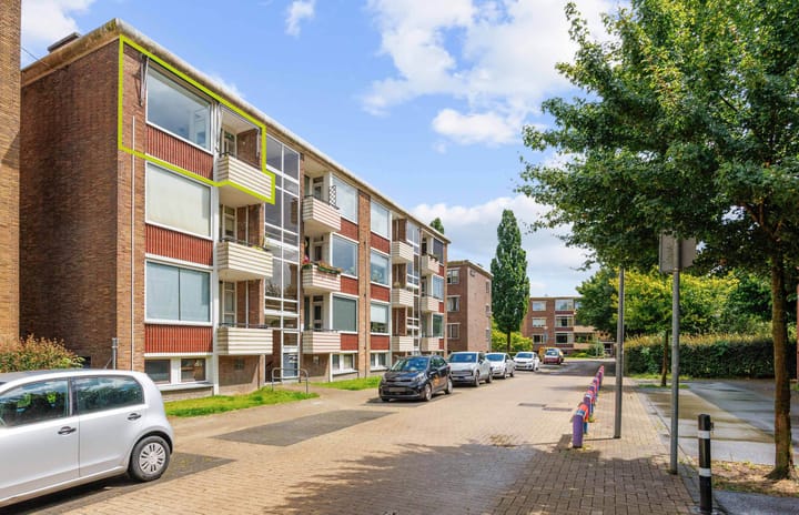 Adriaan van Ostadestraat 21 in Groningen