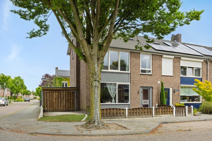 Adriaen Brouwerstraat 9 in Helmond