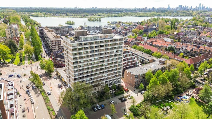 Adriaen van der Doeslaan 201 in Rotterdam