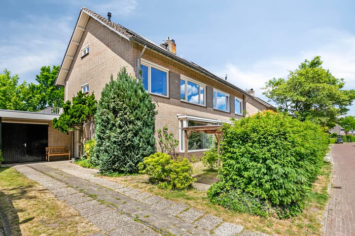 Photo of property Adriaen van Ostadelaan 11, Waalre