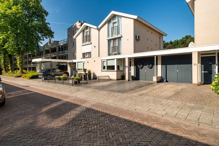 Adriaen van Ostadestraat 26 in Enschede photo