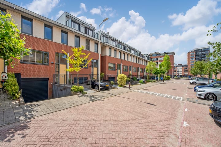 Agatha van Leidenlaan 4 in Delft