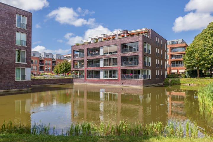 Agneshove 42 in Voorhout