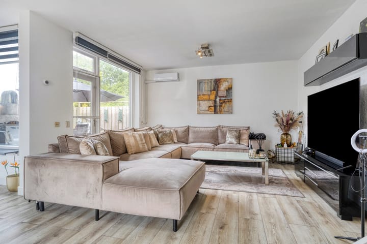 Aïdaschouw 42 in Zoetermeer