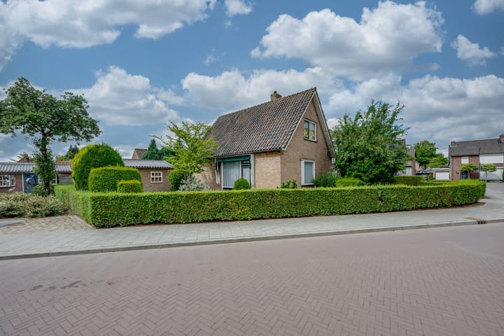 Photo of property Akkerlaan 1, Prinsenbeek