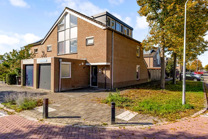 Alban Bergstraat 2 in Almere