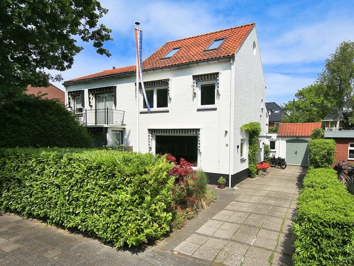 Alberdingk Thijmlaan 16 in Heemstede
